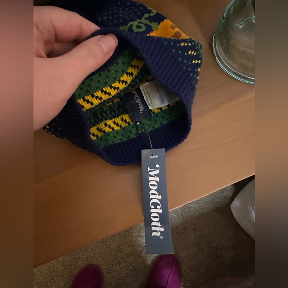 Modcloth Pumpkin Beanie - Picture 3 of 4